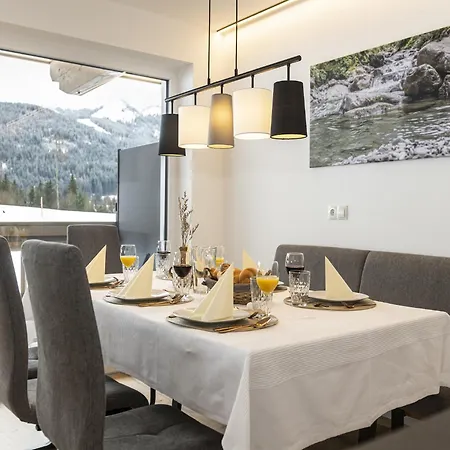 Semesterbostad Alpine With View & Garden *