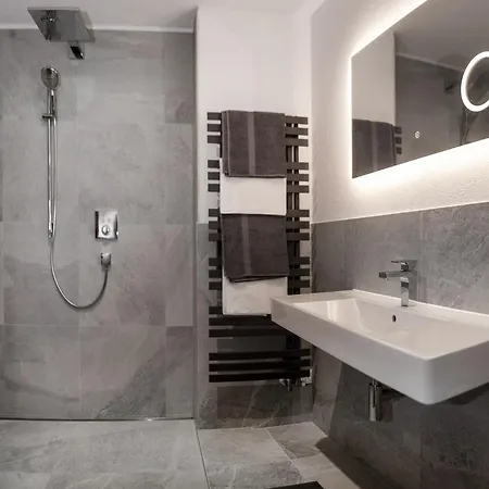 Alpine With View & Garden